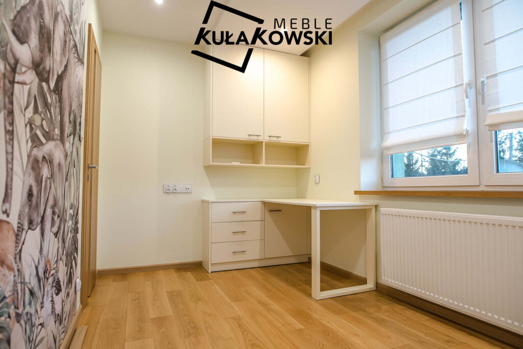 biurko na wymiar do pokoju dziecięcego