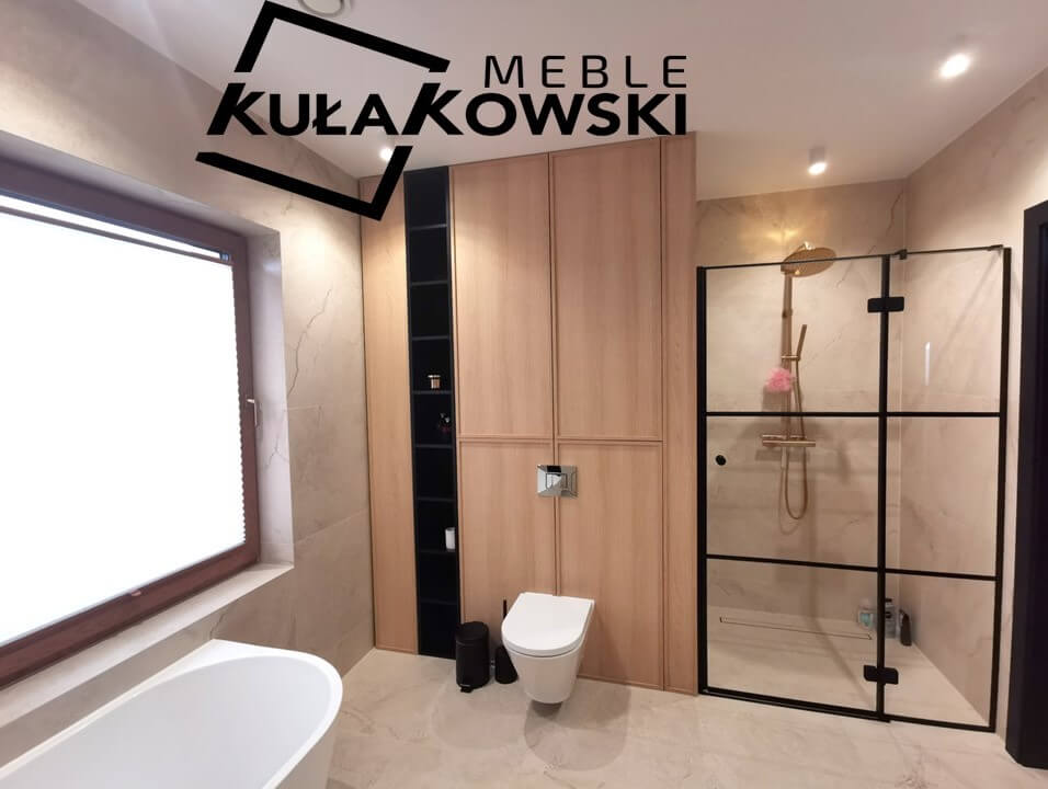Zabudowa meblowa nad toaletą